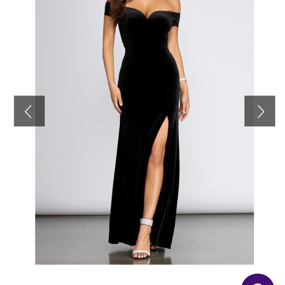 Unworn Black velvet gown - Picture 1 of 2